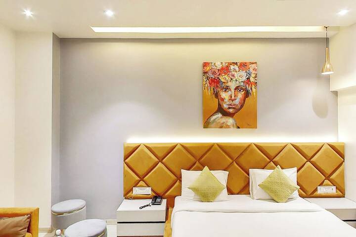 Room 4 of 6