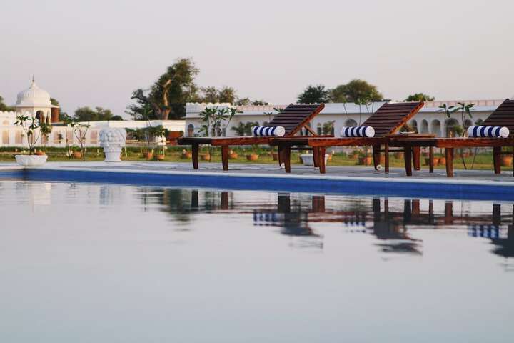 Pool 20 of 38