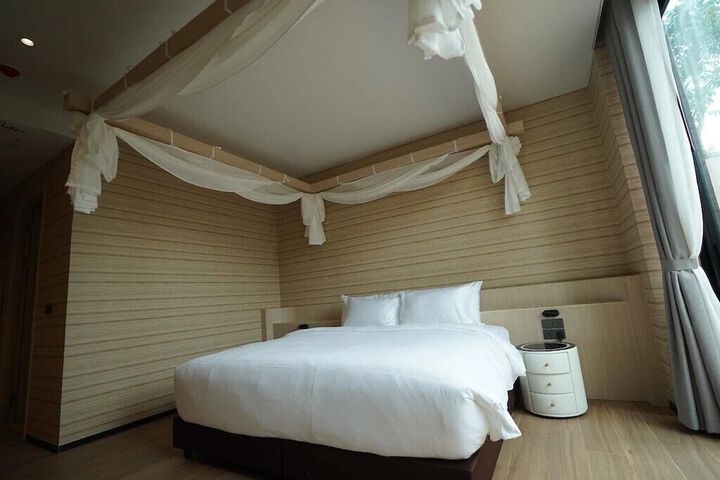 Room 35 of 134