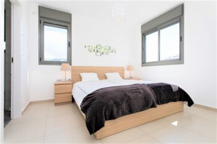 Room 11 of 21