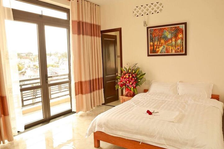 Room 15 of 19