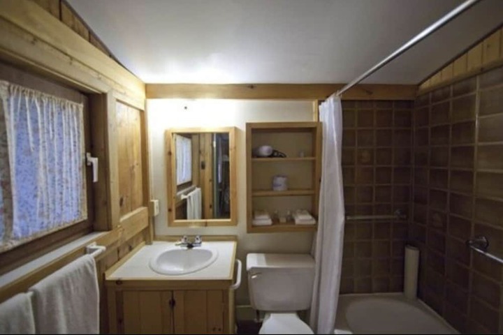 Room 16 of 34