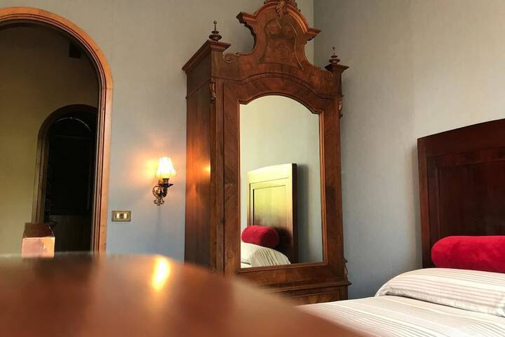 Room 10 of 11