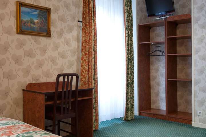 Room 20 of 27