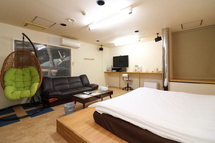 Room 7 of 43