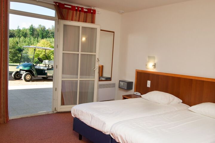 Room 3 of 15