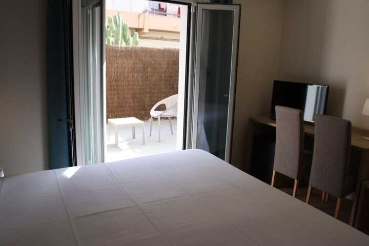 Room 10 of 60