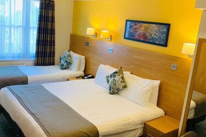 Room 13 of 30