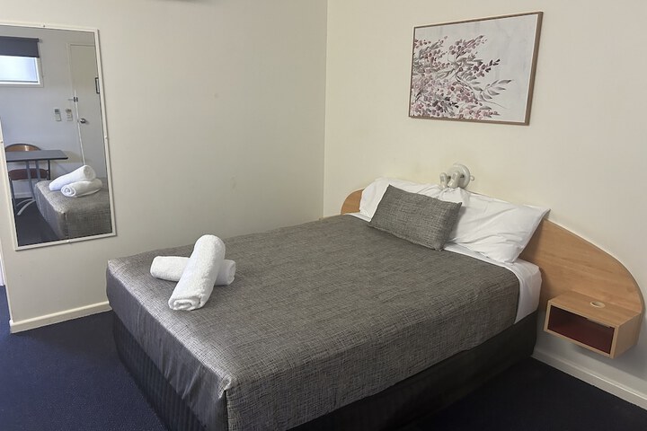 Room 6 of 36