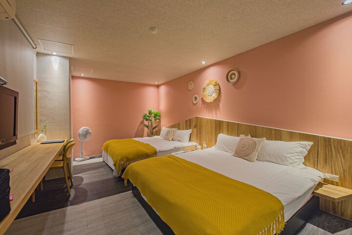 Room 7 of 56