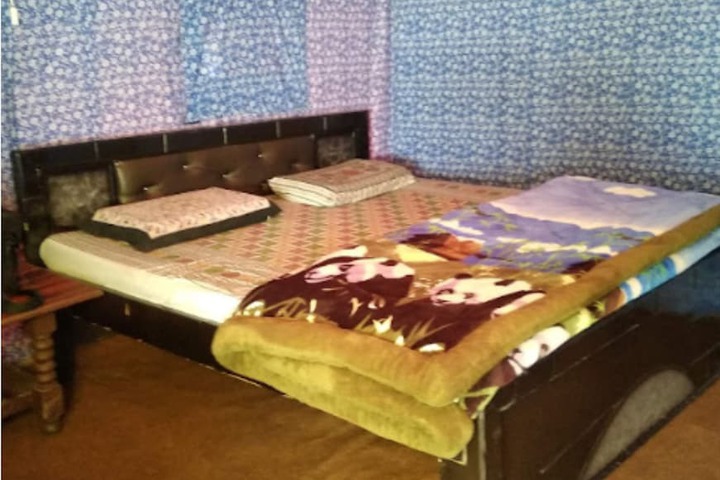 Room 5 of 14