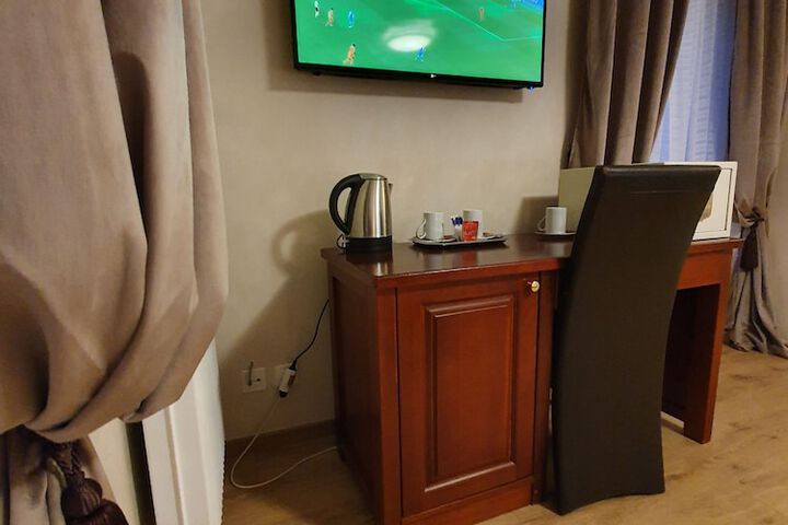 Room 32 of 266