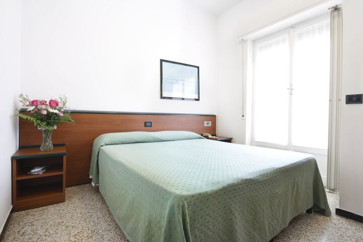 Room 14 of 16