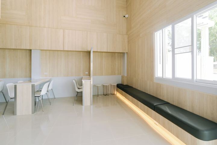 Room 9 of 12