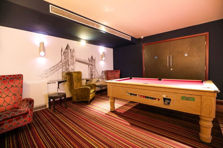 Entrance & Lobby