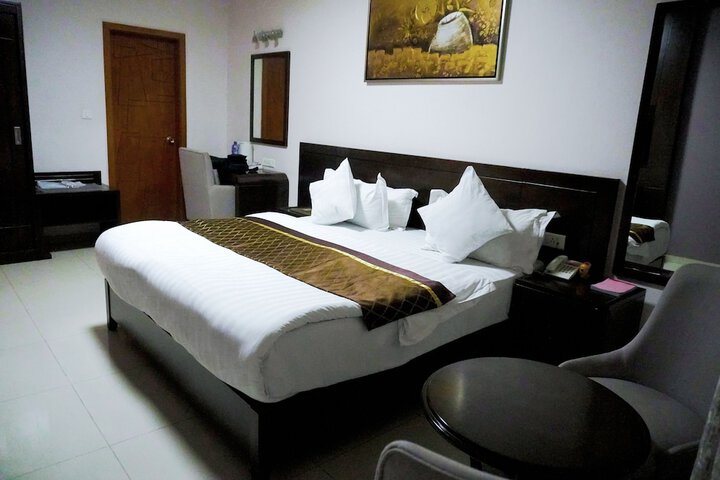 Room 4 of 26