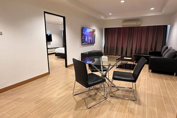 Room 10 of 46
