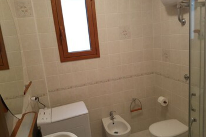 Room 12 of 92
