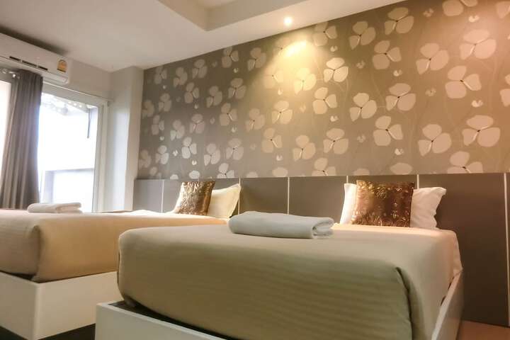 Room 10 of 21