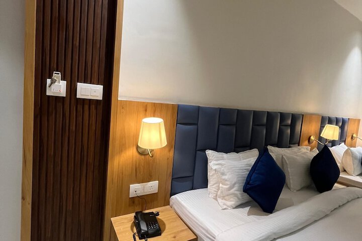 Room 10 of 21