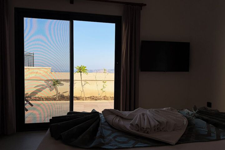Room 16 of 39