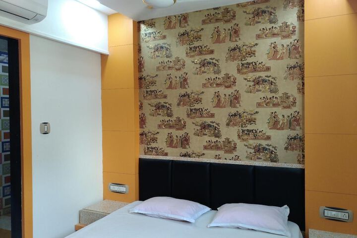 Room 18 of 27