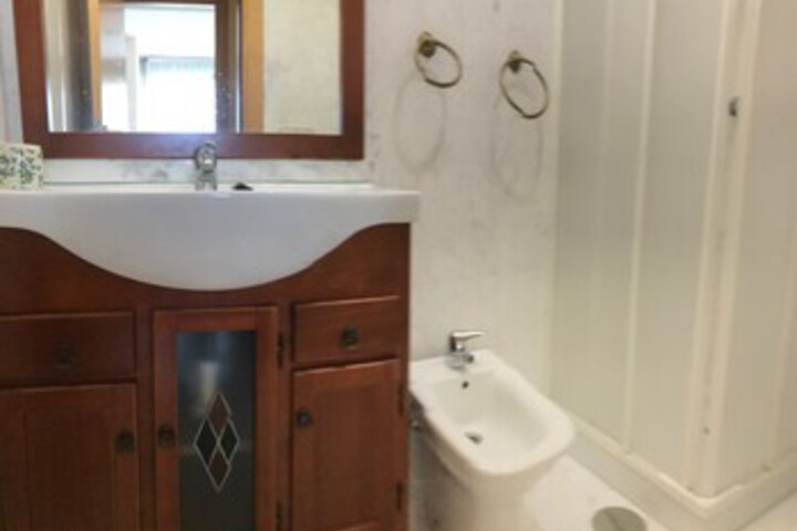 Room 4 of 19