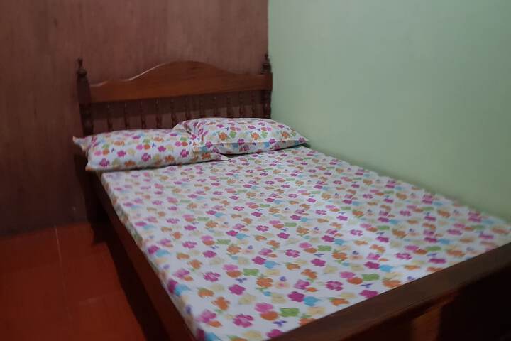 Room 6 of 18