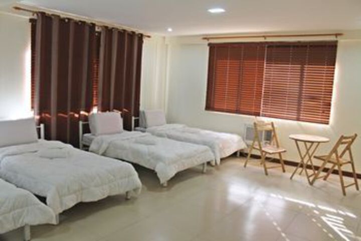 Shalom Hotel