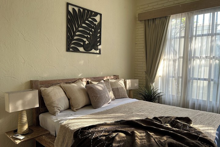 Room 25 of 83