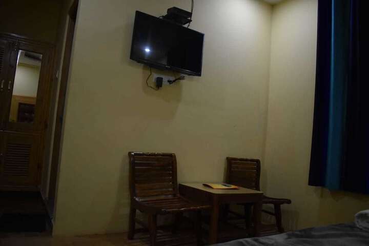 Room 37 of 47