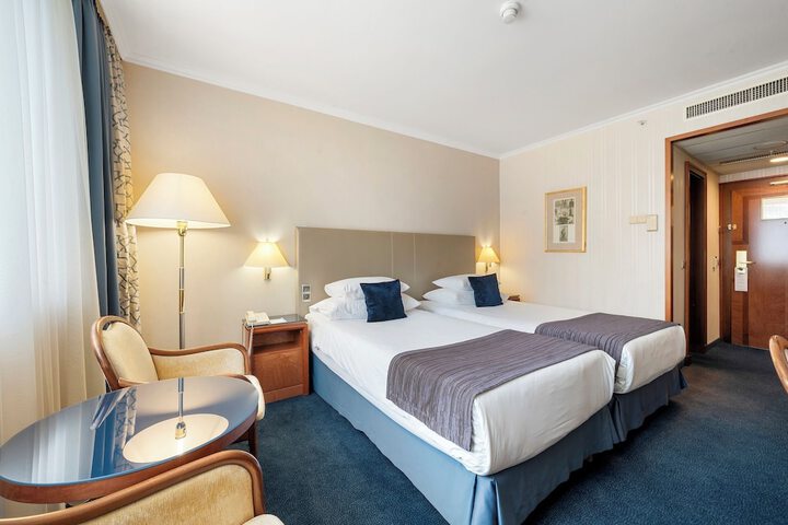 Room 35 of 113