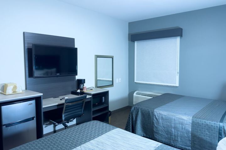 2 Queen Beds (3 of 5)