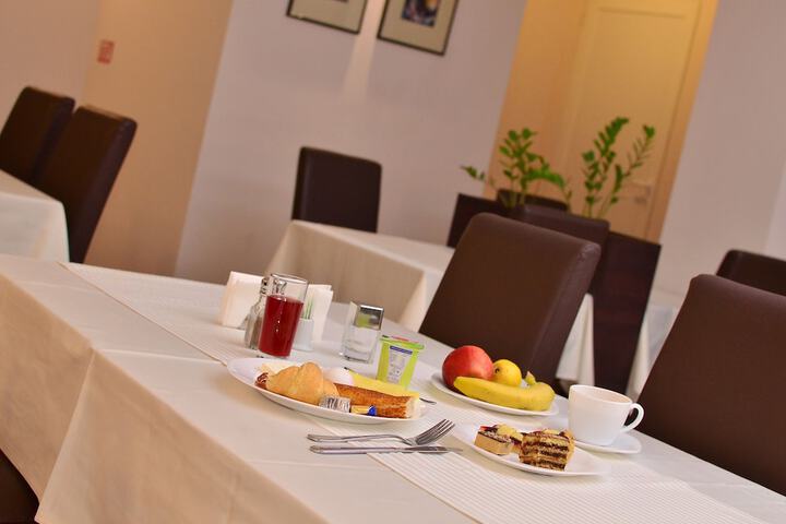 Breakfast/Coffee Service 46 of 63