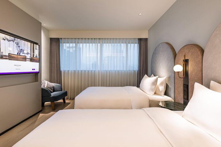 Room 30 of 52