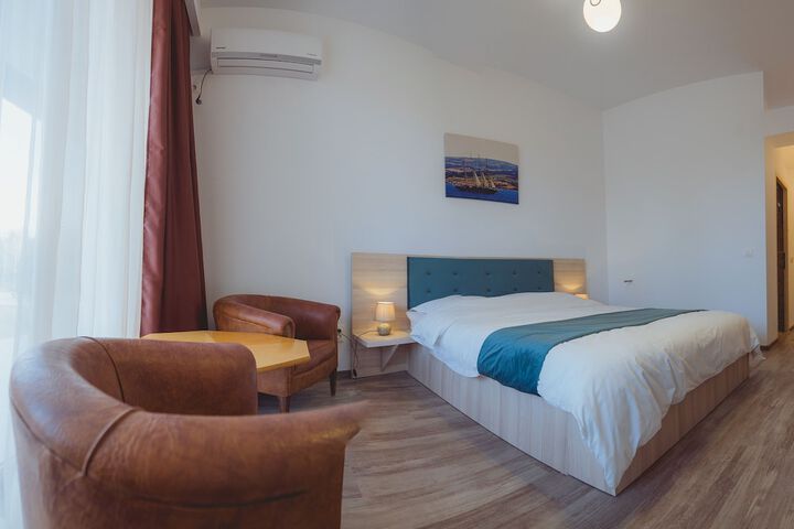 Room 8 of 30