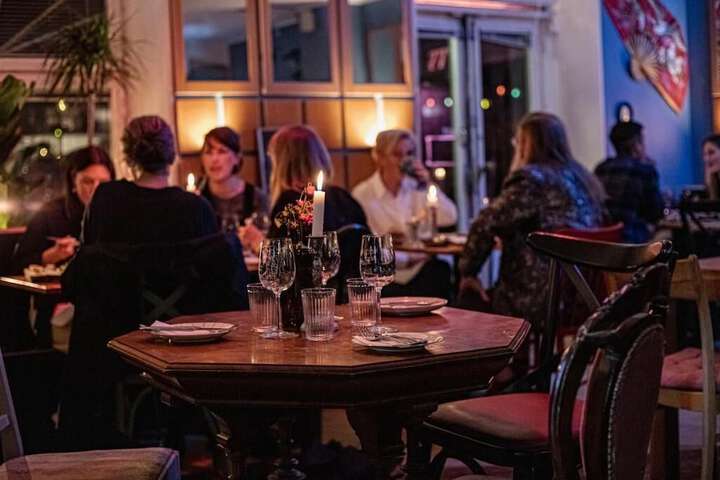 Dining 70 of 87