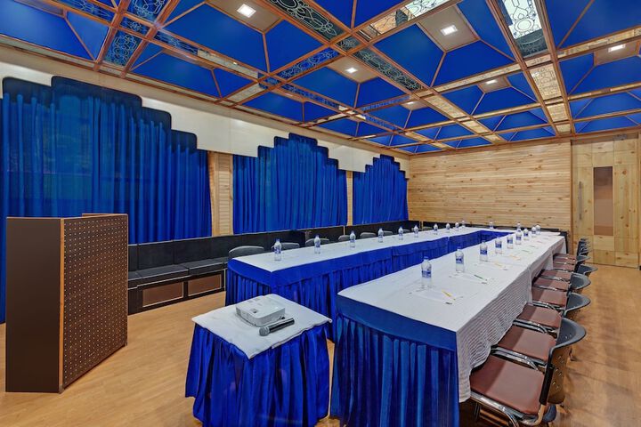 Business Center 87 of 89