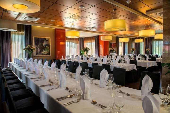 Ballroom/Hall 46 of 50
