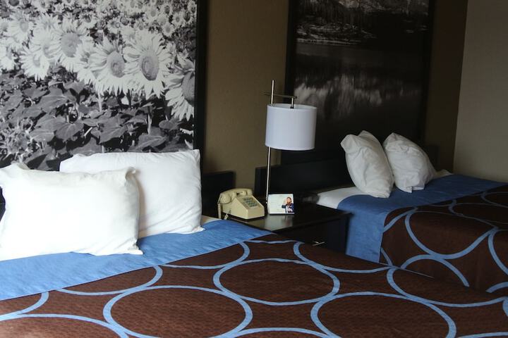 Room 8 of 32