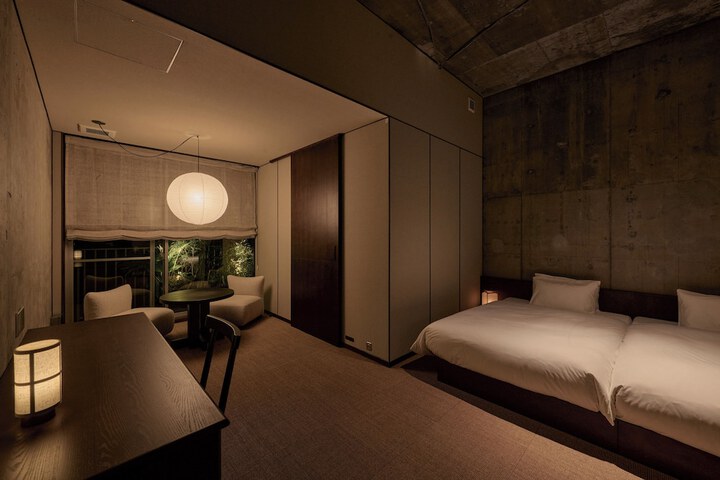 Room 6 of 35