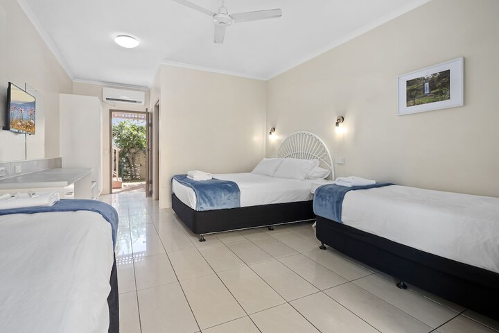Room 10 of 46