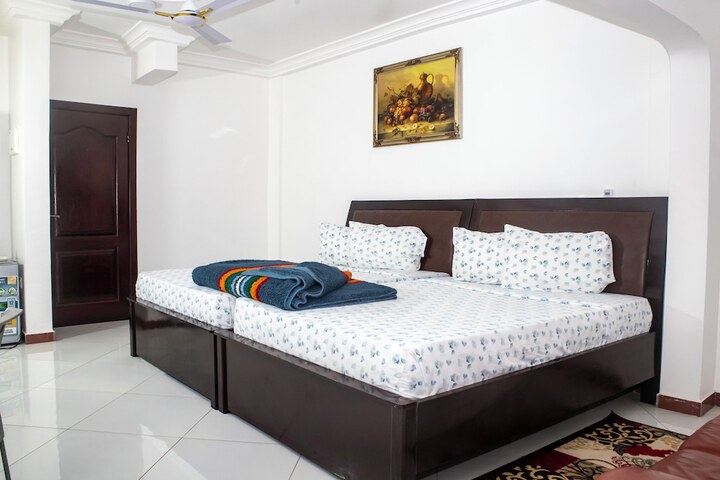 Room 10 of 120