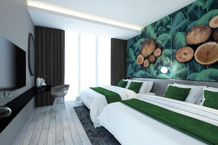 Room 7 of 27