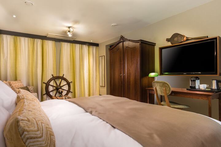 Room 7 of 75