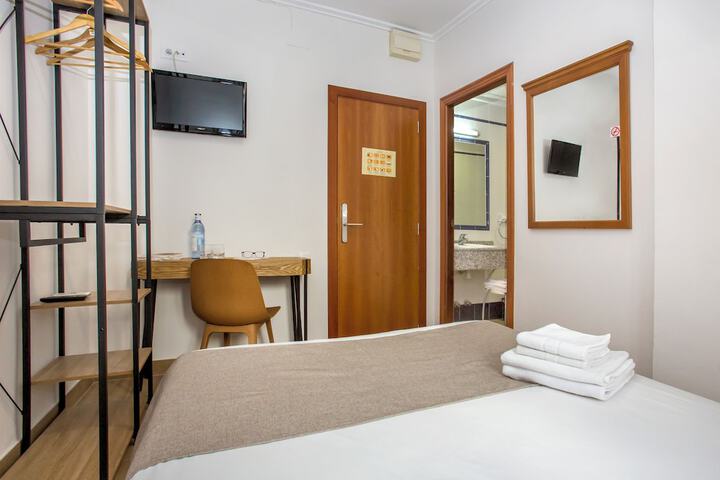 Room 5 of 50