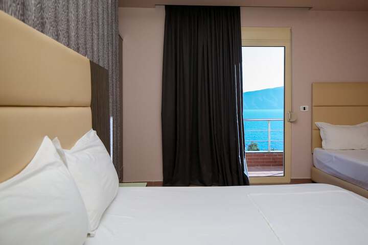 Room 49 of 218