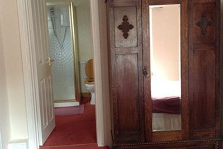 Room 4 of 19