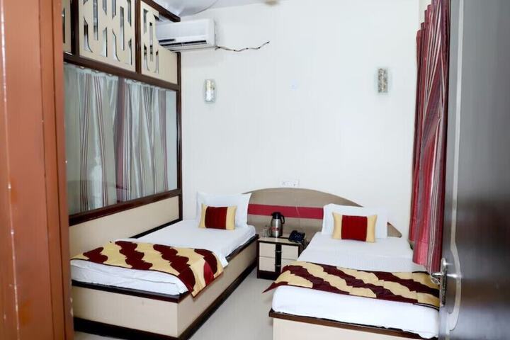 Room 9 of 21
