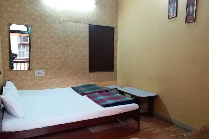 Room 5 of 35